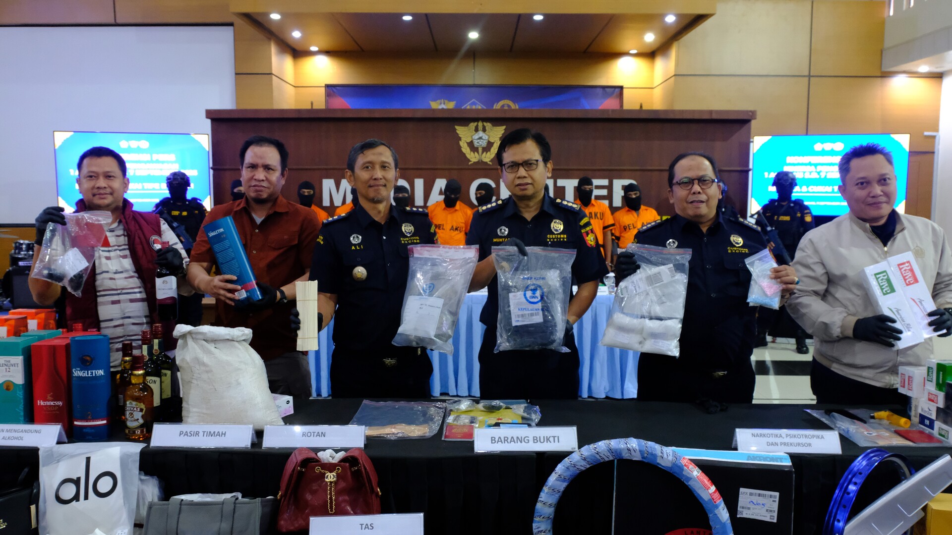 Satgas Pemberantasan Penyelundupan Bea Cukai Batam  Catat 174 Penindakan dalam 38 Hari